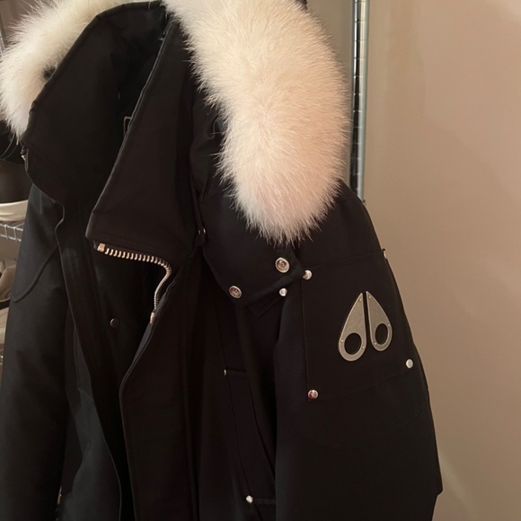 Down Jacket with fox Fur hood - Picture 2 of 3